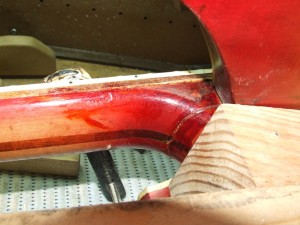 Restauro de guitarra Baixo Rickenbaker (3)