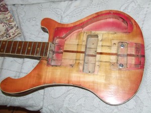 Restauro de guitarra Baixo Rickenbaker (4)
